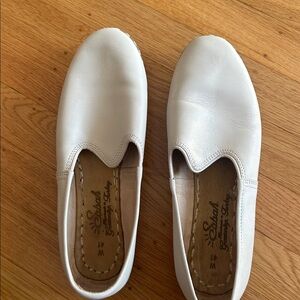 Sabah Baja cream Flat Leather Loafers women’s size 41 or U.S. 9